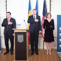 George Maior și fostul său adversar, Klaus Iohannis, în 2016 Foto: Ambasada României în SUA