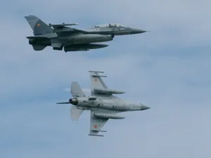 Olanda donează României 18 avioane de luptă F-16. Corespondență de la summitul NATO de la Haga