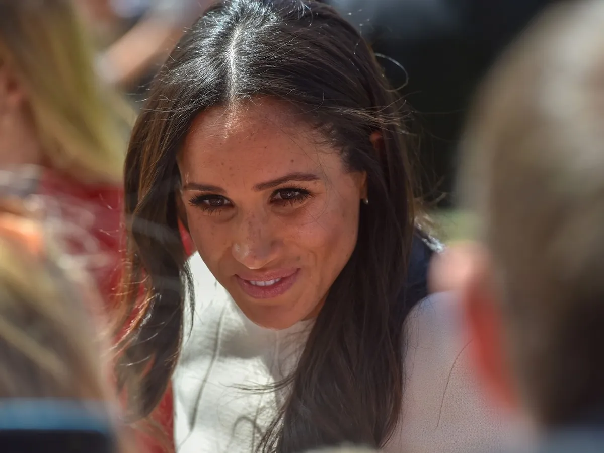 Meghan Markle a încercat să ia legătura cu tatăl său după ce acesta ar fi suferit o amputaţie