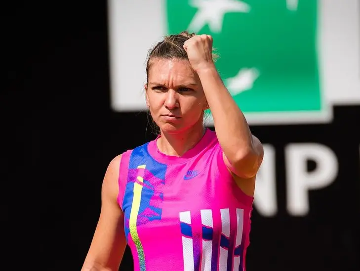 Simona Halep a pierdut în trei seturi. FOTO: Facebook