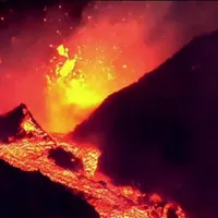 Un vulcan care a erupt în urmă cu o lună și a ucis 20 de oameni, erupe din nou. Oamenii, evacuați - Foto: Arhiva / imagine cu caracter ilustrativ