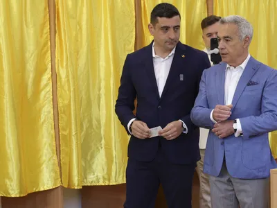 Dosarul adolescentei agresate sexual la școala AUR, blocat de 2 ani. Oamenii lui Simion, acuzați dur - Foto: INQUAM PHOTOS / Octav Ganea