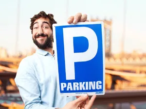 Escrocherie cu locurile de parcare în București. Ce au pățit șoferii care au scanat codul QR? - Foto: Freepik (rol ilustrativ)