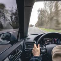 Permisul de conducere va fi suspendat, dacă nu-ţi plăteşti amenda în cel mult 90 de zile - Foto: Freepik/pvproductions