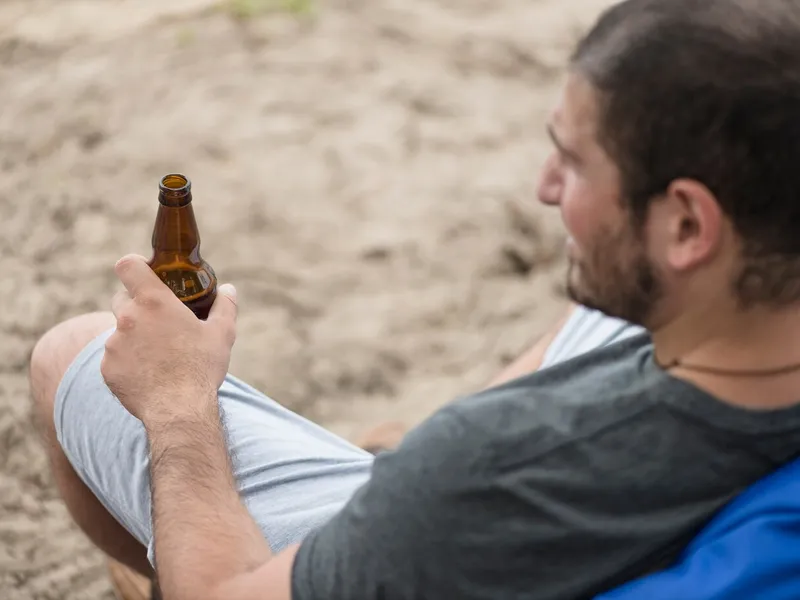 Ce se întâmplă cu tine dacă nu mai bei alcool? Schimbările din corpul și mintea ta. Unii nu rezistă - Foto: Freepik (rol ilustrativ)