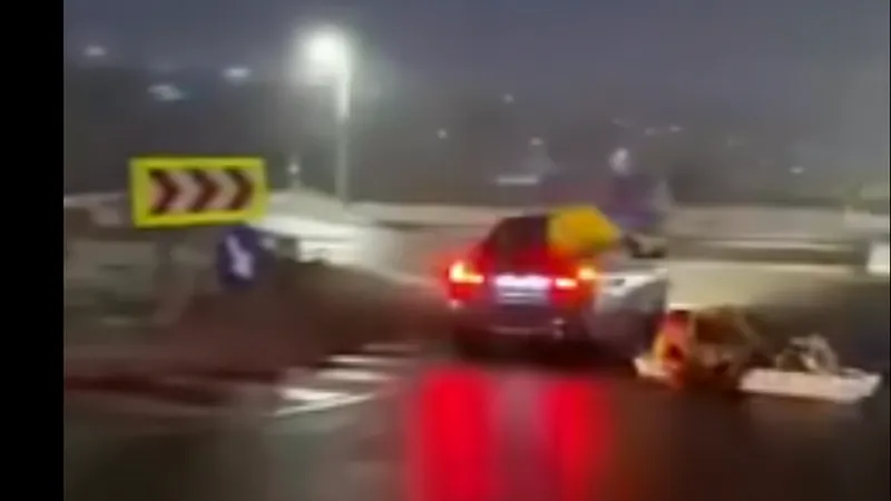 Șoferul care a făcut drift-uri cu un coșciug legat de mașină, identificat. Ce amendă a primit - Foto: captură video
