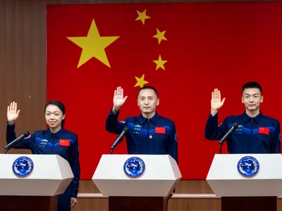 Echipajul misiunii Shenzhou-23 - Foto: Profimedia Images