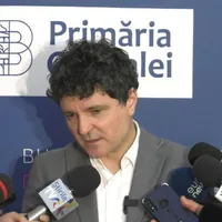 Nicușor Dan, la ieșirea de la urne: Am votat pentru „onestitate” și „realism” în viața publică - Foto: News.ro - Imagine cu rol ilustrativ
