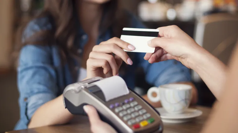 VIDEO Modificări legislative pentru digitalizarea economiei: ADIO bonuri fiscale la plata cu cardul!: FOTO - Profimedia(imagine cu rol ilustrativ)