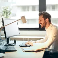 Secretele înfiinţării online a unei firme, în România. Ce trebuie să ştii neapărat? - Foto: Pexels/Andrea Piacquadio