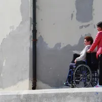 Româncă acuzată că a furat peste 200 de mii de euro de la bătrână pe care o îngrijea - Foto: Adevărul / imagine cu caracter ilustrativ