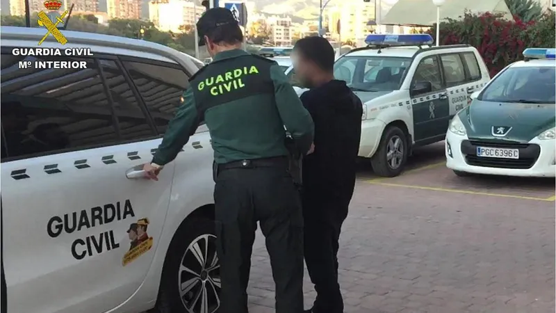 Îmbrățișarea românească a lăsat sute de spanioli fără ceasuri și bijuterii Foto: Guardia Civil