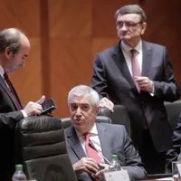 Tăriceanu, ședință cu demolatorii statului de drept : Tudorel, Victor și Valer Foto: INQUAM/George Călin