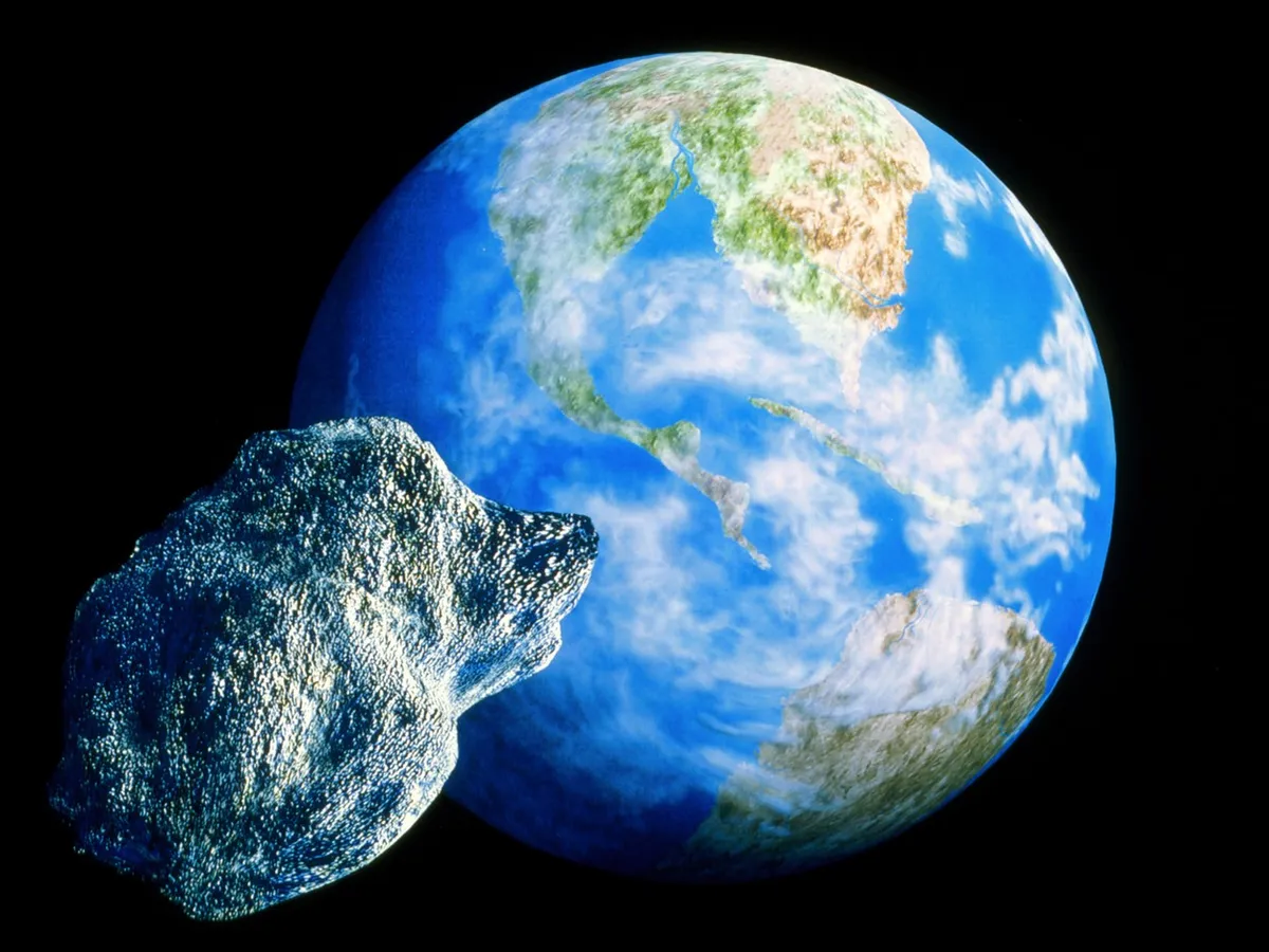 Un asteroid de mărimea unei piscine olimpice ar putea lovi Pământul: Ce pagube ar putea produce - Foto: Profimedia Images