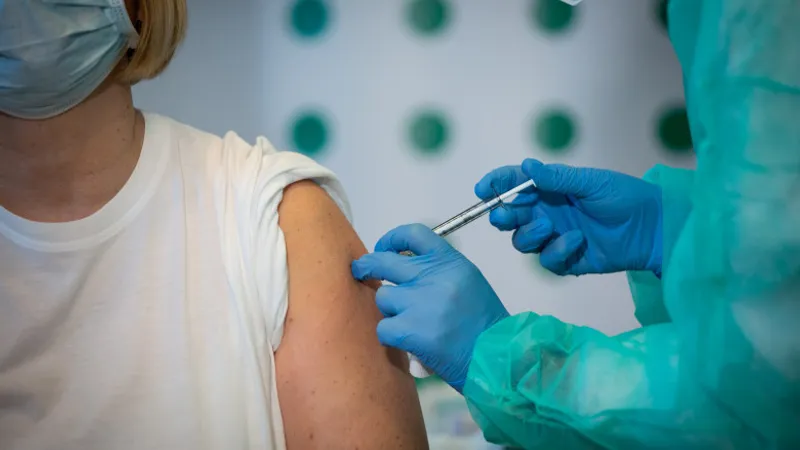 Maratonului Vaccinării în Timiș: 30 de fluxuri cu vaccin Pfizer şi 4 cu Johnson&Johnson. / Foto: digi24.ro