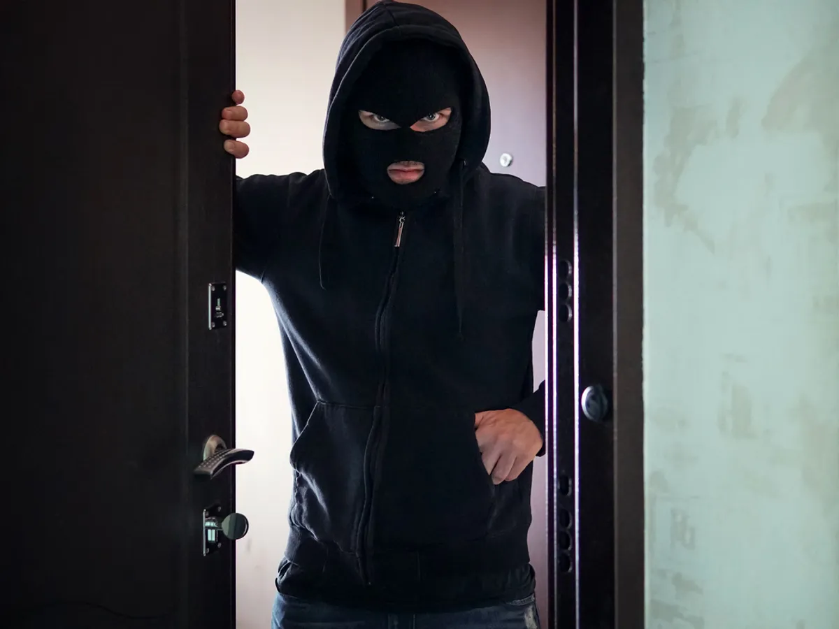 Doi fotbaliști, jefuiți în centrul Parisului. Camera de hotel le-a fost golită de bunuri de 240.000 €