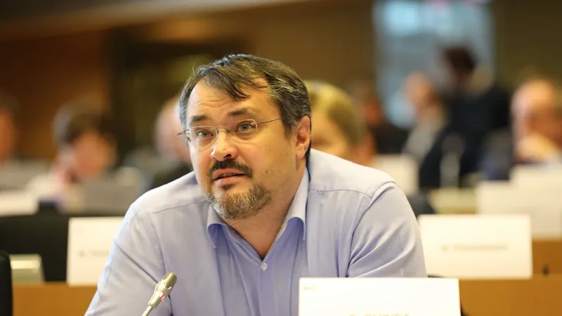 Ghinea a folosit masiv din draft-ul de PNRR al lui Boloș. Minciunile actualului ministru/FOTO: Facebook/Cristian Ghinea