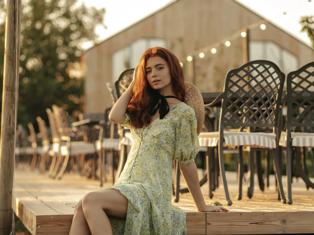 Femeie la sat - Foto: Freepik