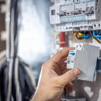 Anunț important pentru clienții Hidroelectrica. Ce se întâmplă cu facturile pe iulie? - Foto: Freepik.com (rol ilustrativ)