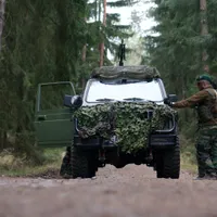 VIDEO UE a început livrarea a 90 de camioane off-road pentru a sprijini armata Ucrainei. Cât costă/ Pexels - Photo by Kony Xyzx