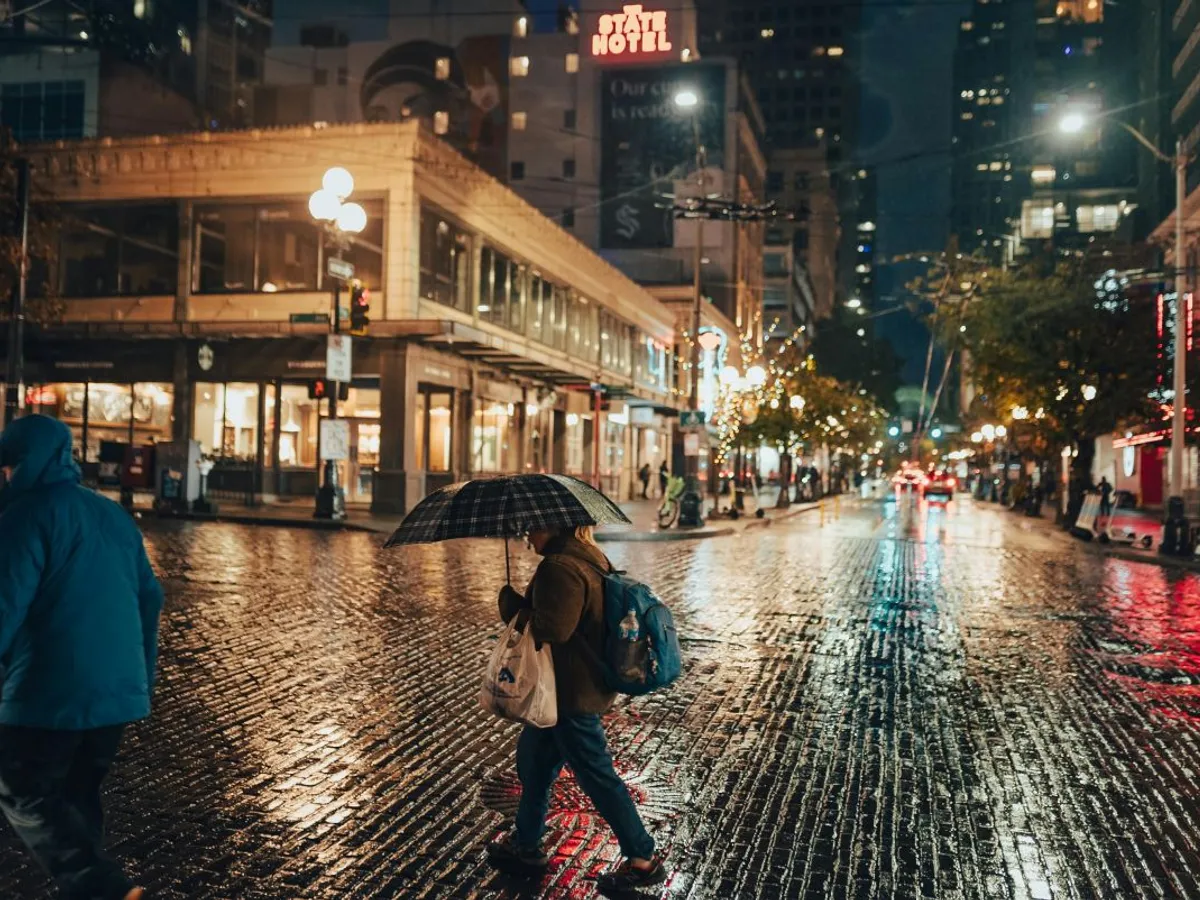 Ploie, vân tşi frig în oraş - Foto: Pexels/Josh Hild