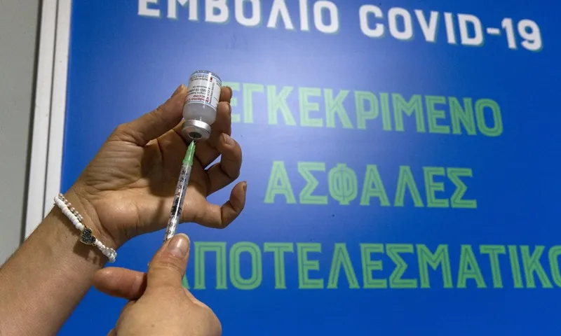 Certificatul de vaccinare, valabil doar 7 luni în Grecia, fără doza booster, la cei peste 60 de ani. / Foto: globaltimes.cn