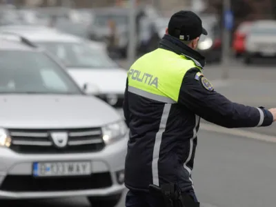 Echipamente auto obligatorii în 2026: Amenzi pentru șoferii care circulă cu trusa medicală și extinctorul expirate