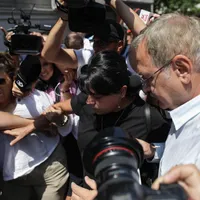 Altercații între protestatari și susținătorii lui Liviu Dragnea, după ce acesta a ajuns la DNA/FOTO: Inquam Photos/Octav Ganea
