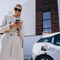 Prima baterie care oferă o autonomie de 1.000 km mașinilor electrice. Un plin din Arad la Constanța! - Foto: Freepik