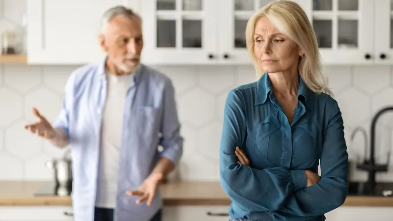 OFICIAL Pensionarii cu pensie peste 4.000 lei plătesc contribuții la asigurări de sănătate - Foto: Freepik