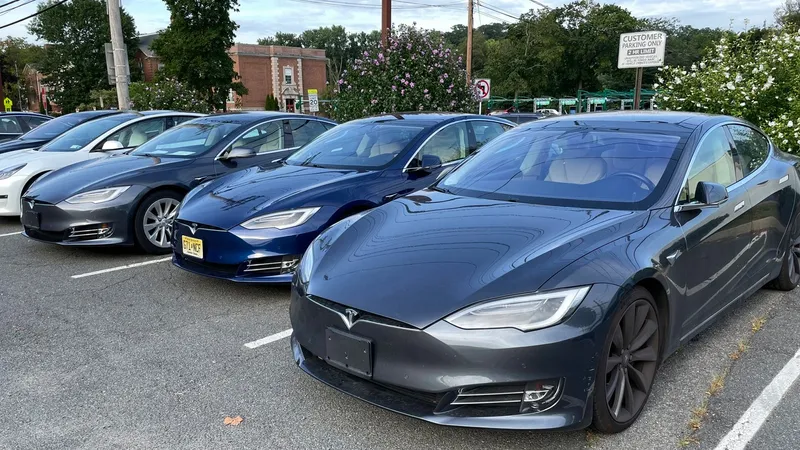 362.000 de mașini electrice Tesla, chemate în service. Sistemul autonom, considerat pericol de NHTSA. - Foto: Profimedia Images