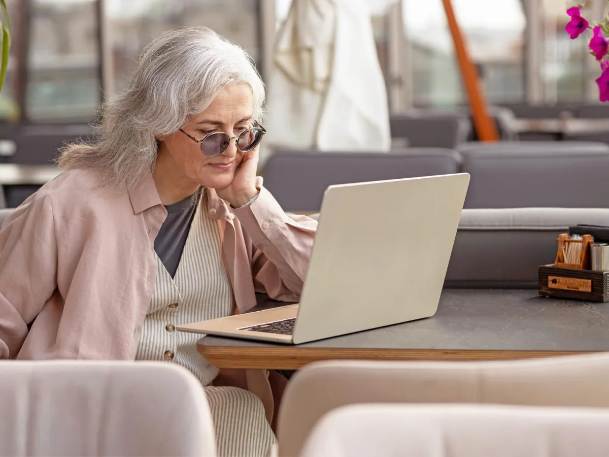 Pensionar primind vești proaste la pensie - Foto: Freepik