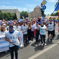 Guvernul oferă profesorilor greviști o creștere de 1.500 lei/lună. - Foto: Facebook