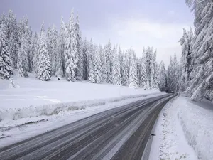 Nou episod de iarnă în România. Orașele cele mai afectate unde utilajele au ajuns în șanț - Foto: Observator / imagine cu caracter ilustrativ