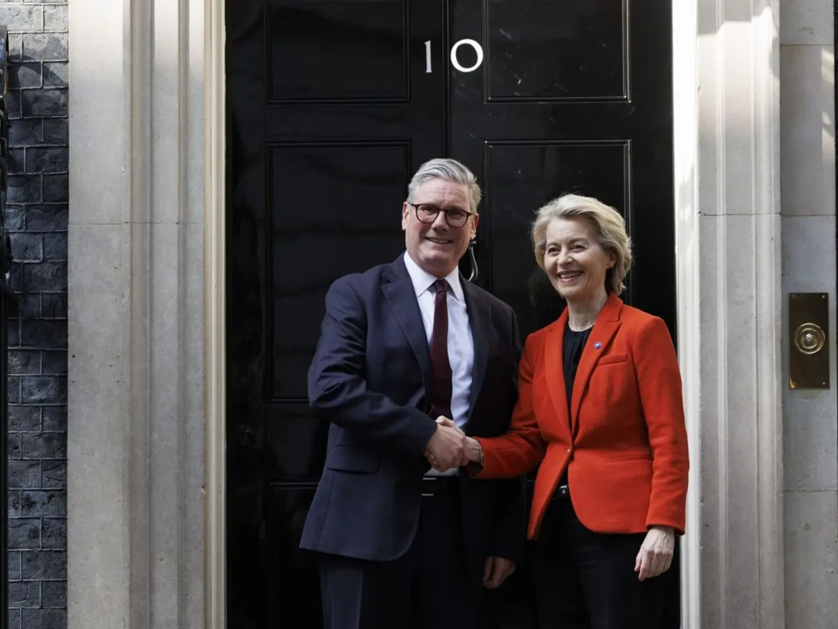 Relaţii cordiale între preşedintele Comisie Europene, Ursula von der Leyen, şi premierul britanic Keir Starmer - Foto: Profimedia Images