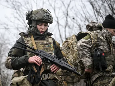 Pentagonul va reexamina integrarea femeilor în posturi de luptă, autorizate de aproximativ zece ani - Foto: Profimedia Images (Imagine cu rol ilustrativ)