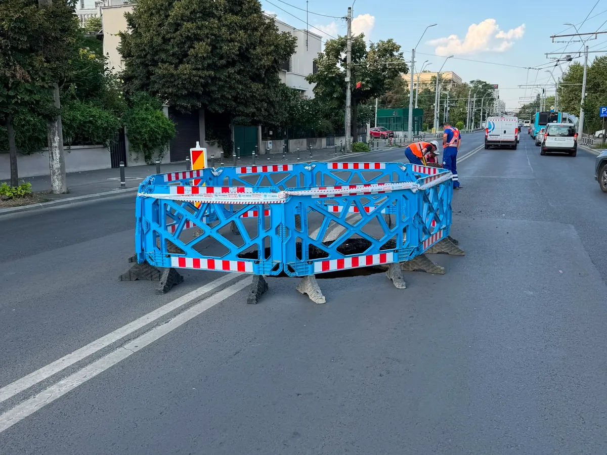 Groapa pe Bulevardul Eroilor - Foto: Amator