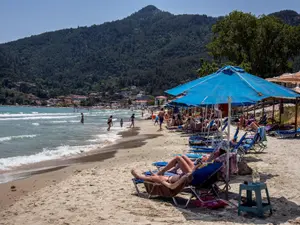 VACANȚA Turiștii români vor avea în Grecia, 40 de grade, în iunie. Primul val de căldură, duminică - Foto: Profimedia Images