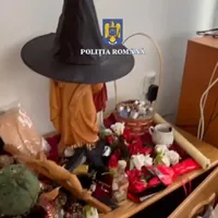 Poliția a descins la locuințele persoanelor care au păcălit victima Foto: Captură Poliția Română