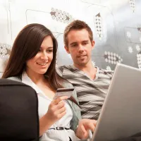 Regulamentul privind serviciile digitale, în România. ANCOM: Ce e ilegal offline e ilegal și online - Foto: Profimedia Images - Rol ilustrativ
