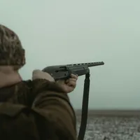 Un bărbat a murit după ce a fost împușcat, la vânătoare. O armă s-a descărcat accidental - Foto: Pexels.com (Imagine cu caracter ilustrativ)