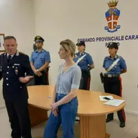 Infirmieră româncă la un spital din Italia, acuzată că le-a furat pacienților cardurile bancare. / Foto: Il Tirreno