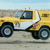 ARO 240 de Dakar, nostalgie comunistă. Era „globalist”: motor V8 american, cutie automată - Foto: aro4x4.ro