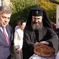 VIDEO Ciolacu pentru românii din Franța: „Mi-aș dori ca dumneavoastră să fiți în România înapoi” - FOTO: Facebook(imagine cu rol ilustrativ)