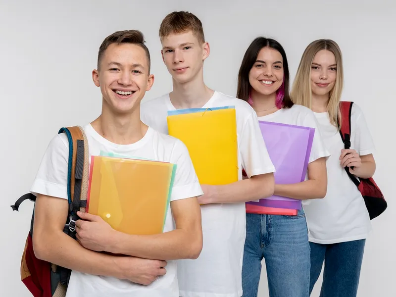 Elevii pot consulta online oferta liceelor din București - Foto: Freepik (cu rol ilustrativ)