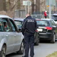 Ce au descoperit autoritățile germane în mașina unui român? Valorează 150.000 de euro