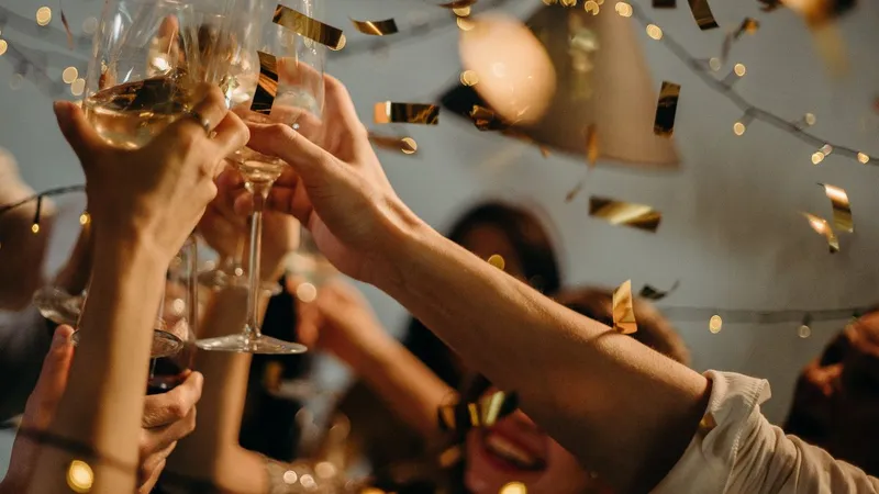 VIDEO 3 din 10 britanici refuză invitațiile la nunți din cauza costurilor ridicate. Valoarea darului/Photo: Pexels - Cottonbro