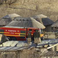 Ferma Dacilor distrusă de incendiu Foto: INQUAM PHOTOS/ Octav Ganea
