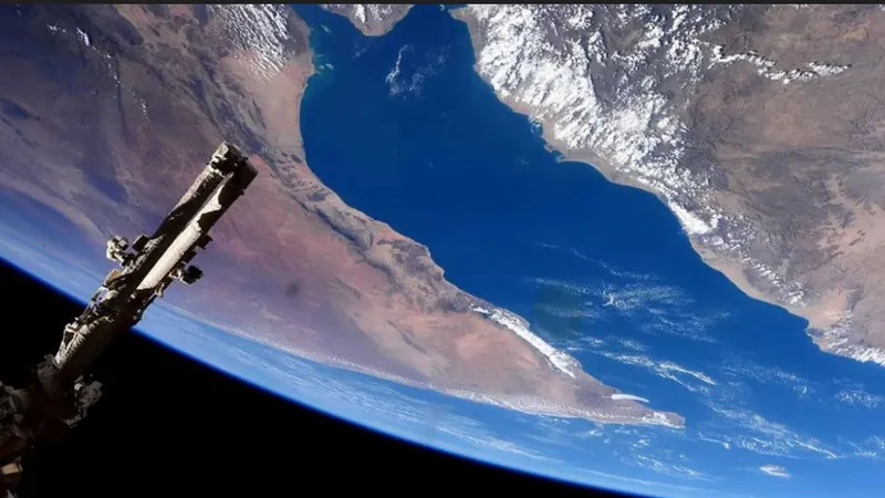 Un nou ocean imens ia naștere sub ochii noștri/Foto: NASA