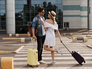 Escrocherie de vacanță. Capcanele în care cad turiștii și rămân fără bani în concediu - Foto: Freepik (rol ilustrativ)